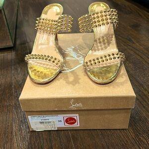 Gently used, size 39, authentic Christian Louboutin